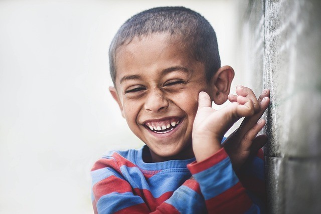 Cómo la sonrisa engaña a tu cerebro para ser feliz